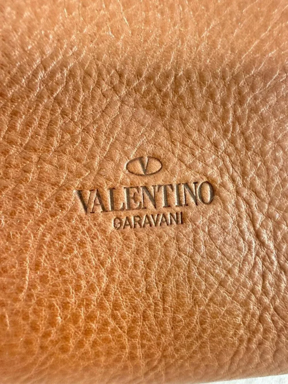 NWOT Valentino Garavani Medium VLOGO Escape Tote - Cognac Leather